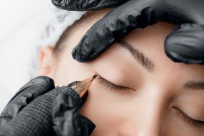 With permanent makeup, you can correct a complex or enhance your look.