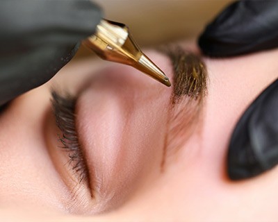 Permanent eyebrow make-up