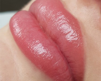 Permanent mouth make-up